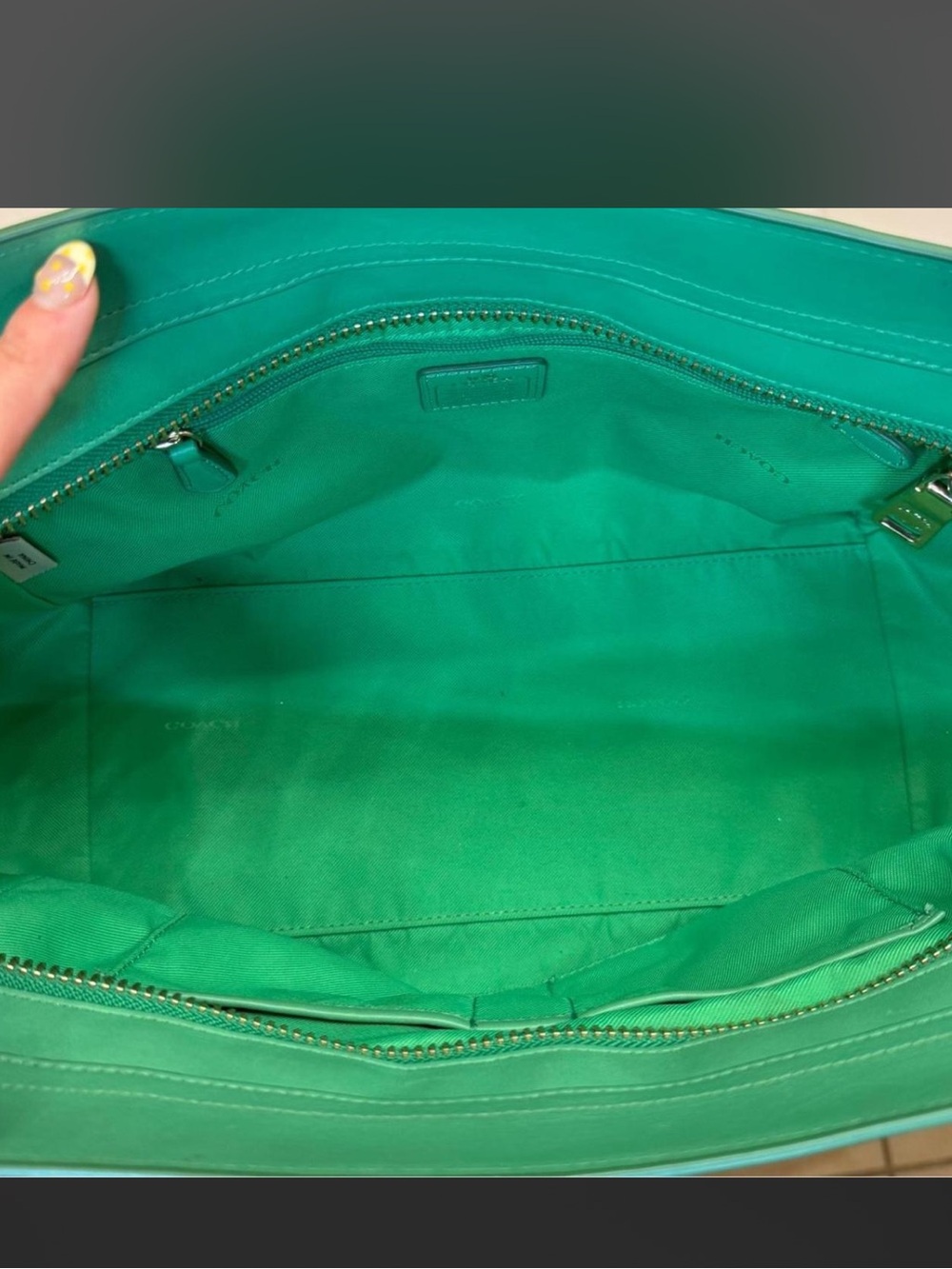 COACH Swagger Carryall 27 Satchel Pebble Leather Kelly Green | Style 34408 - Picture 11 of 13